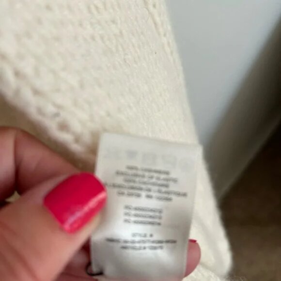 Aritzia 100% Cashmere Cardigan Open Front 3/4 Sleeve Cream Size Small - Picture 2 of 5